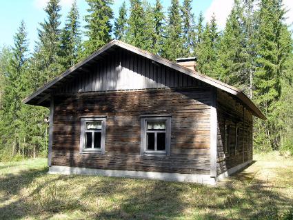 RAISKINMAJA ERÄKÄMPPÄ